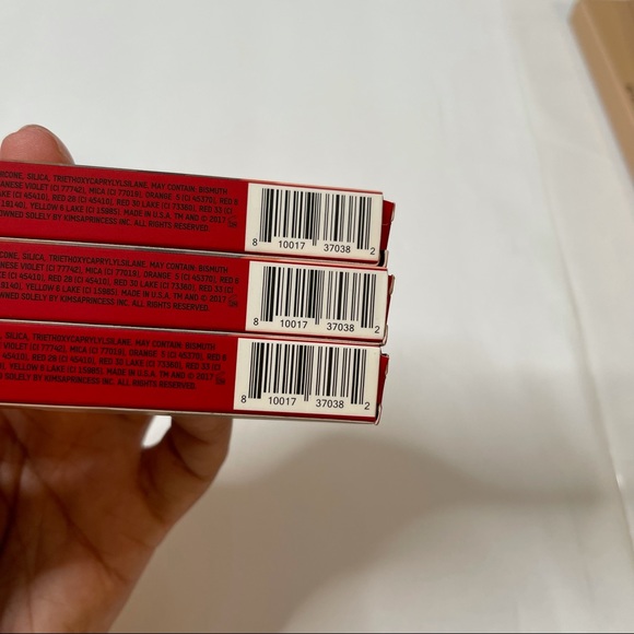KKW red 2 lip liner NWT - Picture 6 of 7